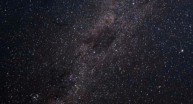 15 Mart 2026 Pazar Günlük Burç Yorumları: Aşk, Para ve Kariyerde Neler Bekliyor?