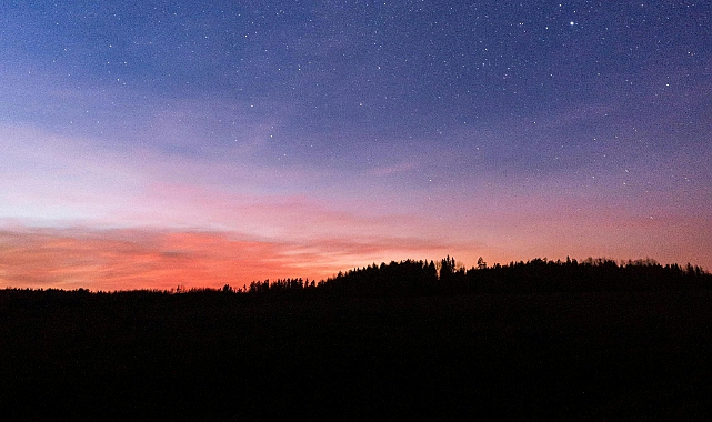 30 Mart 2026 Pazartesi Günlük Burç Yorumları: Aşk, Para ve Kariyerde Sizi Neler Bekliyor?