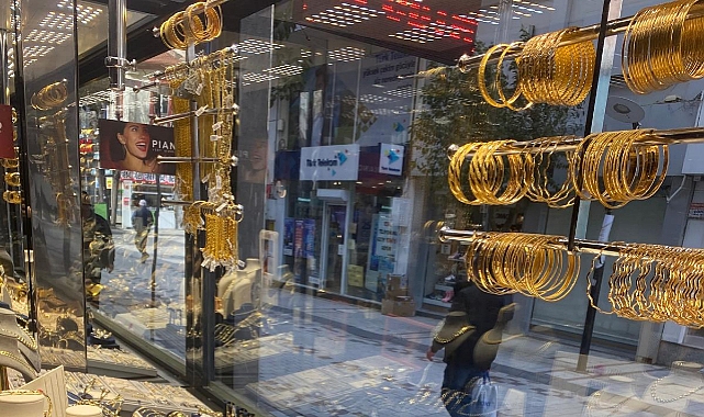 Altın Fiyatlarında Son Durum: Gram Altın Yükselişte, Çeyrek Altın Dikkat Çekiyor
