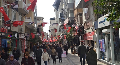 Bayrama Günler Kala Sokaklarda Tatlı Telaş Başladı