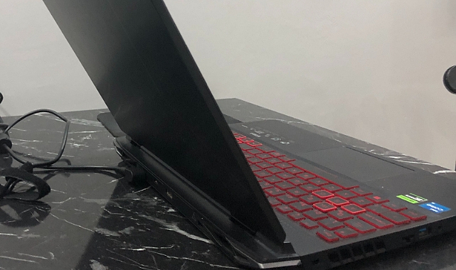 Dizüstü Bilgisayarınızın Pili Çabuk mu Bitiyor? İşte Pil Ömrünü Uzatmanın Püf Noktaları