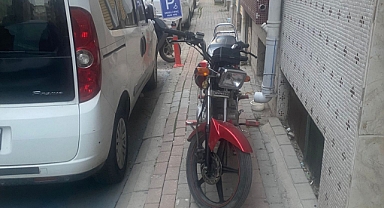 Kaldırım İşgali: Motosikletler Yayaların Geçişini Engelliyor