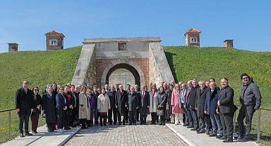 TRAKYA ÜNİVERSİTESİ SENATOSU, 26 MART BALKAN ŞEHİTLERİNİ ANMA GÜNÜ VESİLESİYLE HIDIRLIK TABYASI’NDA TOPLANDI