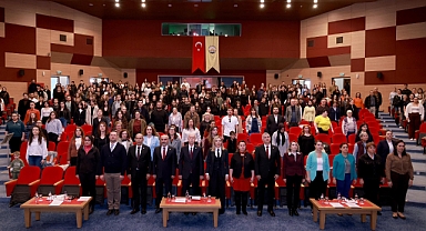 ÜNİVERSİTEMİZDE DÜNYA DOWN SENDROMU FARKINDALIK GÜNÜ KAPSAMINDA “+1 RİTİM MÜZİK DİNLETİSİ” DÜZENLENDİ