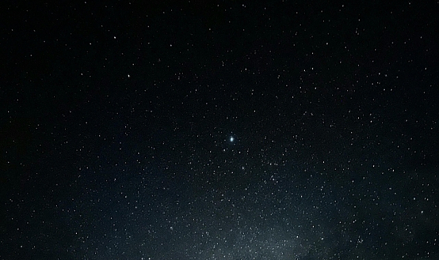 11 Nisan 2026 Cumartesi Günlük Burç Yorumları: Aşk, Para ve Kariyerde Neler Bekliyor?