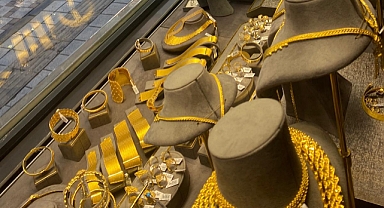 Altın Fiyatlarında Düşüş Sürüyor: Gram, Çeyrek ve Cumhuriyet Altını Ne Kadar Oldu?