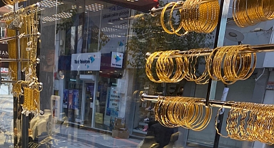 Altın Fiyatlarında Sert Düşüş: Gram ve Çeyrek Altın Geriledi, Kapalıçarşı’da Yükseliş Dikkat Çekti