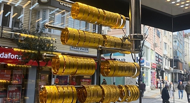 Altın Fiyatlarında Son Durum: Gram ve Çeyrek Altın Güne Düşüşle Başladı