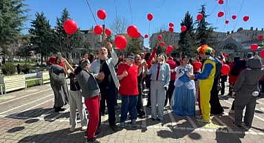 ARMAĞAN DÖNERTAŞ ENGELLİ ÇOCUKLAR EĞİTİM-REHABİLİTASYON UYGULAMA VE ARAŞTIRMA MERKEZİ’NDEN “100 BALON, TEK DİLEK” ETKİNLİĞİ