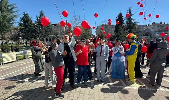 ARMAĞAN DÖNERTAŞ ENGELLİ ÇOCUKLAR EĞİTİM-REHABİLİTASYON UYGULAMA VE ARAŞTIRMA MERKEZİ’NDEN “100 BALON, TEK DİLEK” ETKİNLİĞİ