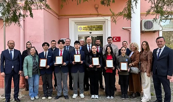 Kırklareli’nde Genç Yetenekler Ödüllerine Kavuştu