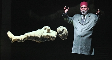 Kırklareli’nde Safahat Rüzgarı! Vali Uğur Turan “Firavunla Yüz Yüze” Oyununu İzledi