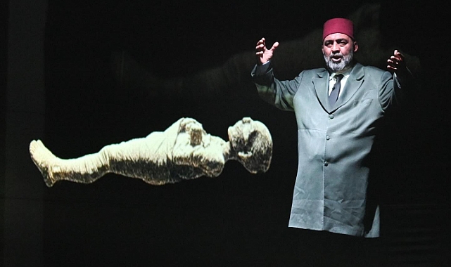 Kırklareli’nde Safahat Rüzgarı! Vali Uğur Turan “Firavunla Yüz Yüze” Oyununu İzledi