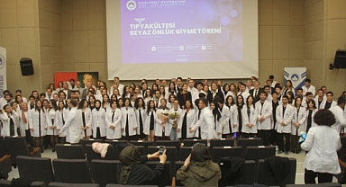 Tıp Fakültesinde Beyaz Önlük Giyme Töreni Gerçekleştirildi