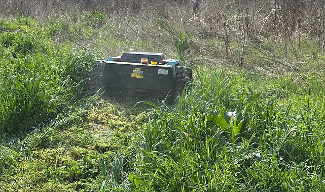 Yeni Nesil Ot Biçme Robotu Hizmete Girdi