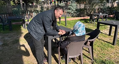 Başkan Fırat Yayla’dan Çay Bahçesinde Vatandaşlarla Samimi Buluşma