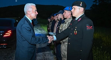Kırklareli Valisi Uğur Turan’dan Terzidere Jandarma Yol Kontrol Noktasına Bayram Ziyareti